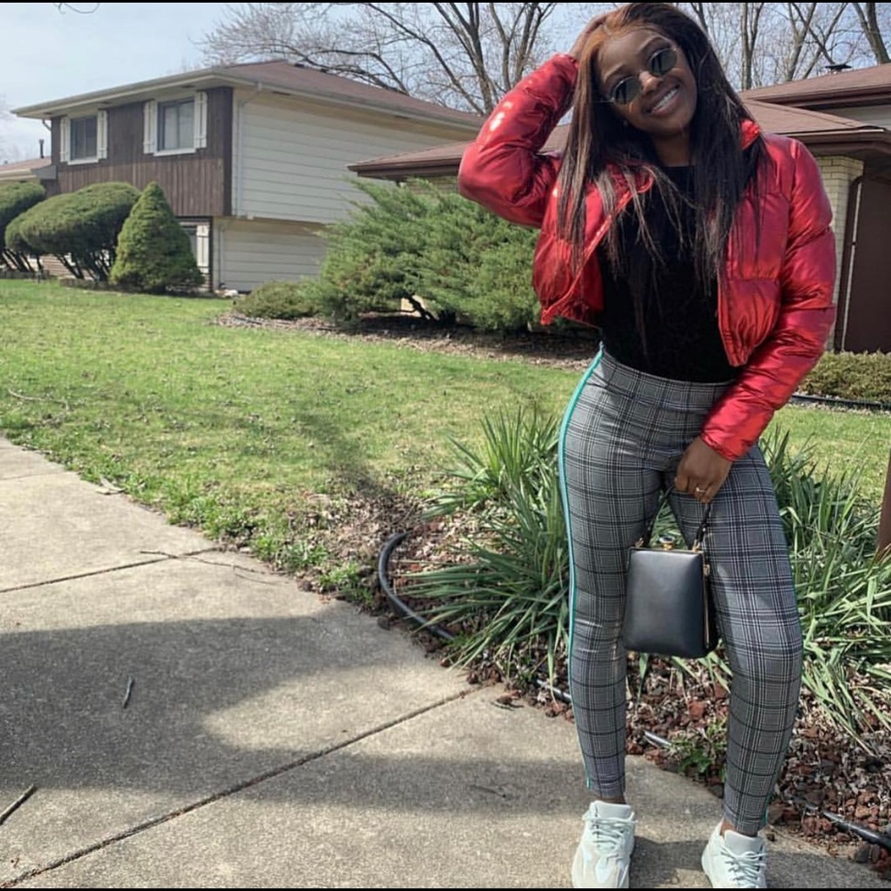 Red Metallic Cropped Puffer Jacket - Picture 3 of 4